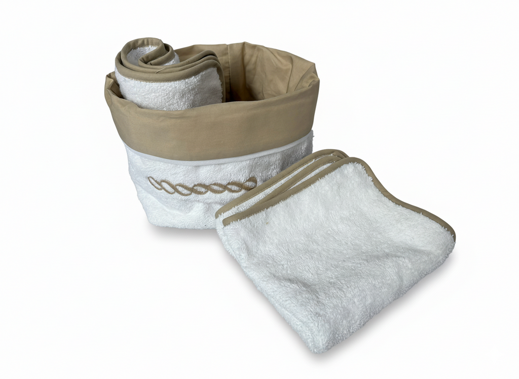 Cestino portalavette con ricamo beige, due lavette incluse